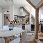Chic Apartment-old Town-f50/5